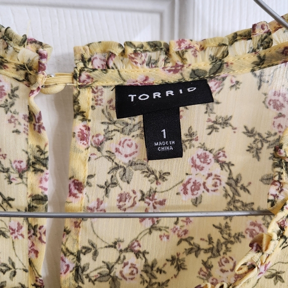 Torrid Floral Blouse - Picture 5 of 5